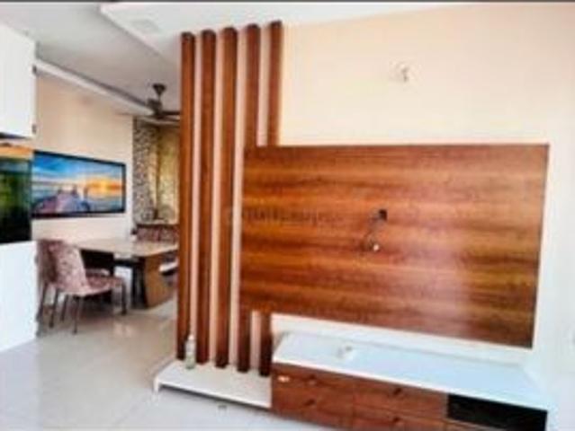 Rental | 2 BHK 610 Sq.Ft. Apartment in Rustomjee Athena