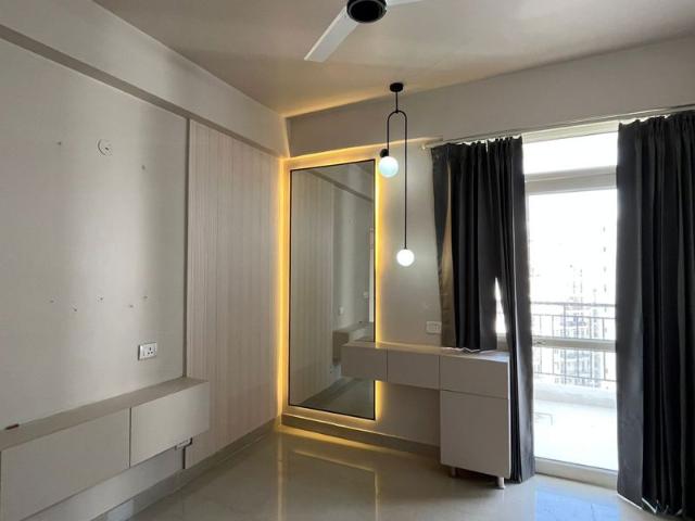 Rental | 2 BHK + 635 Sq.Ft. Apartment in Suncity Avenue 76