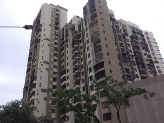 Rental | 2 BHK 642 Sq.Ft. Apartment in Romell Empress