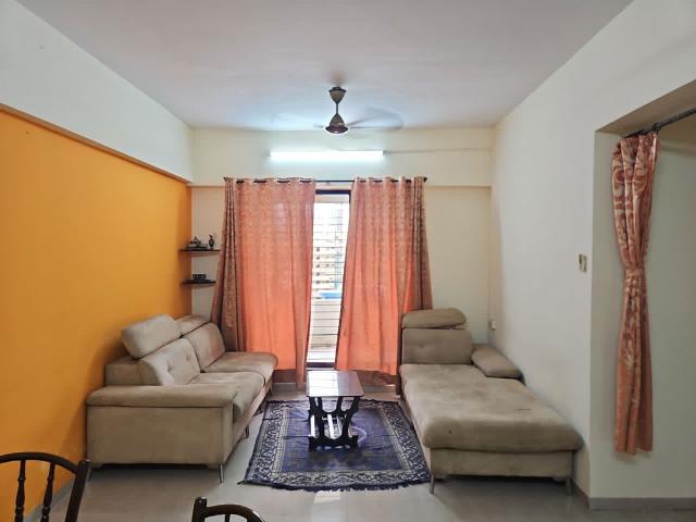Rental | 2 BHK 650 Sq.Ft. Apartment in Crystal Tower