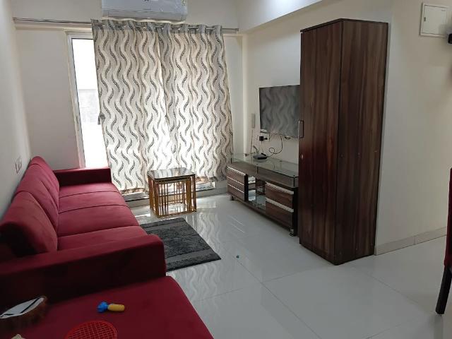 Rental | 2 BHK 650 Sq.Ft. Apartment in JVM Olive