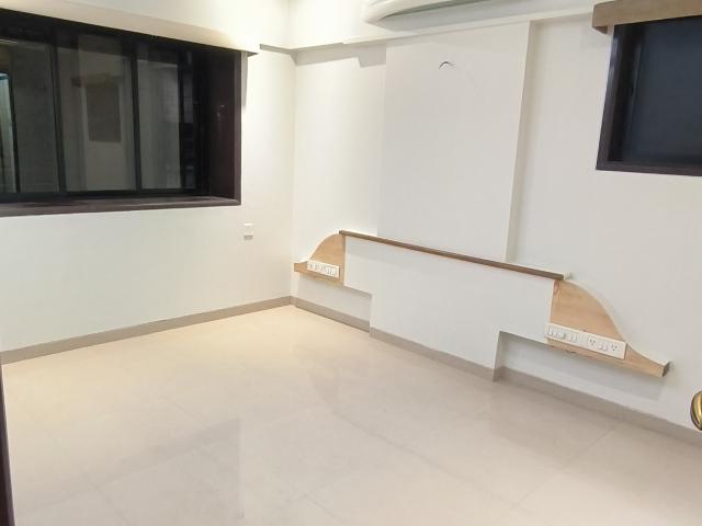 Rental | 2 BHK 650 Sq.Ft. Apartment in Lower Parel