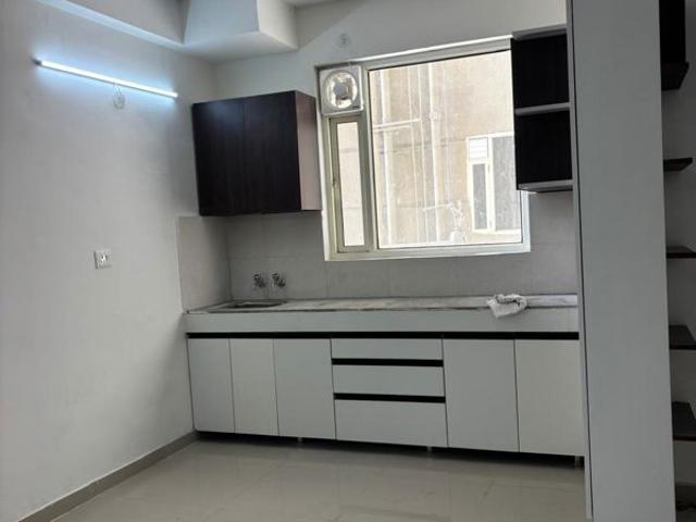Rental | 2 BHK 678 Sq.Ft. Apartment in Pyramid Midtown