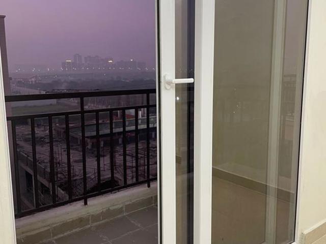 Rental | 2 BHK 681 Sq.Ft. Apartment in Signature The Millennia 2