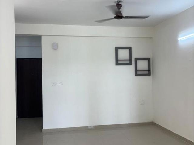 Rental | 2 BHK 699 Sq.Ft. Apartment in Pyramid Midtown