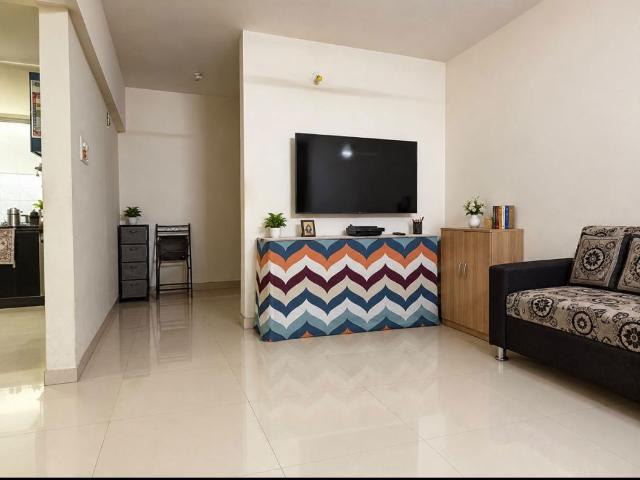 Rental | 2 BHK 690 Sq.Ft. Apartment in Mantra 29 Gold Coast
