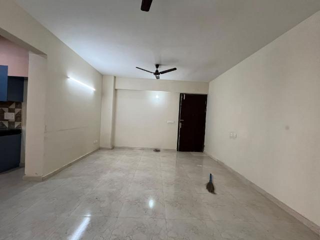 Rental | 2 BHK 690 Sq.Ft. Apartment in Shree Vardhman Green Court