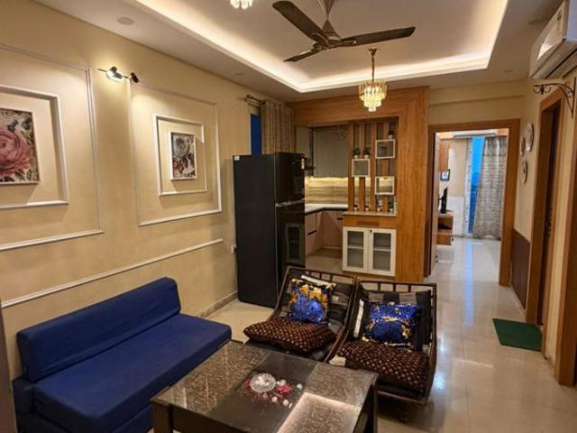 Rental | 2 BHK 690 Sq.Ft. Apartment in Shree Vardhman Green Court