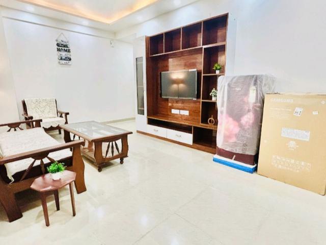 Rental | 2 BHK + 690 Sq.Ft. Apartment in Shree Vardhman Green Court