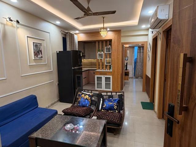 Rental | 2 BHK + 690 Sq.Ft. Apartment in Shree Vardhman Green Court
