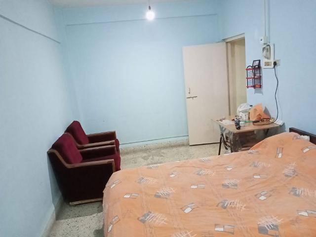 Rental | 2 BHK + 700 Sq.Ft. Apartment in Bandra West
