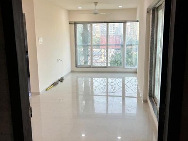 Rental | 2 BHK + 700 Sq.Ft. Apartment in Bandra West