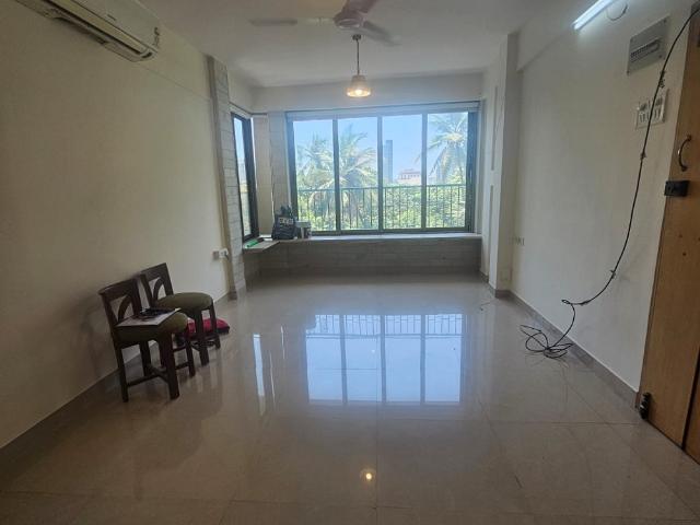 Rental | 2 BHK + 700 Sq.Ft. Apartment in Bandra West