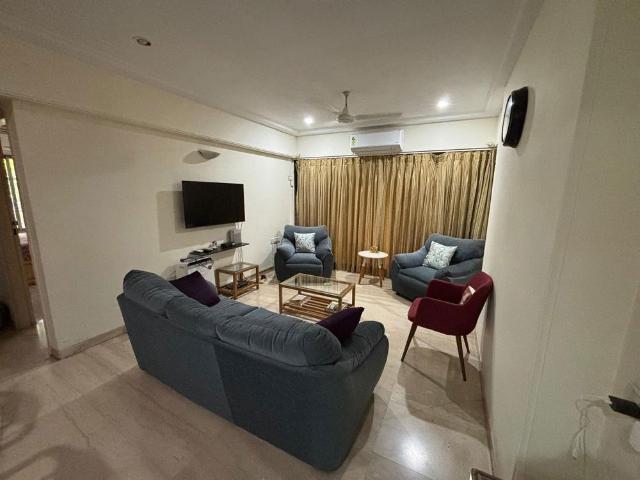 Rental | 2 BHK + 700 Sq.Ft. Apartment in Bandra West
