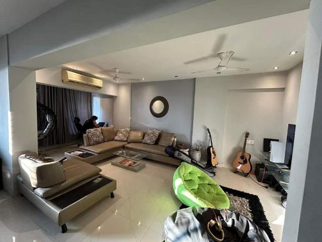 Rental | 2 BHK + 700 Sq.Ft. Apartment in Bandra West