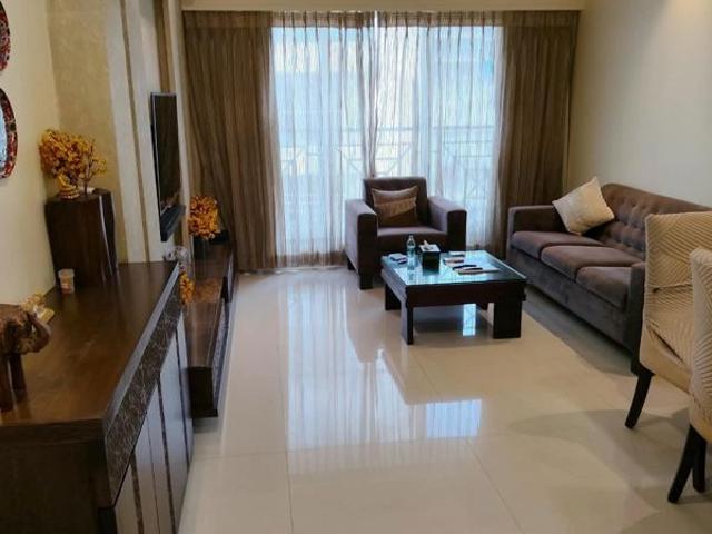 Rental | 2 BHK + 700 Sq.Ft. Apartment in Khar West