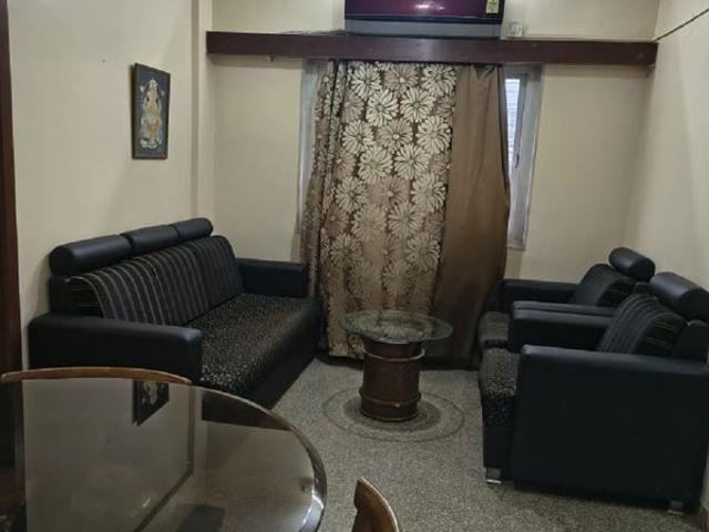 Rental | 2 BHK + 700 Sq.Ft. Apartment in Khar West