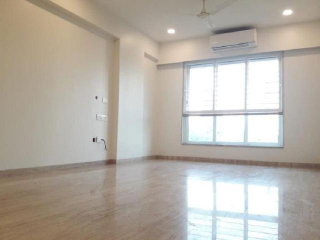 Rental | 2 BHK + 700 Sq.Ft. Apartment in Khar West