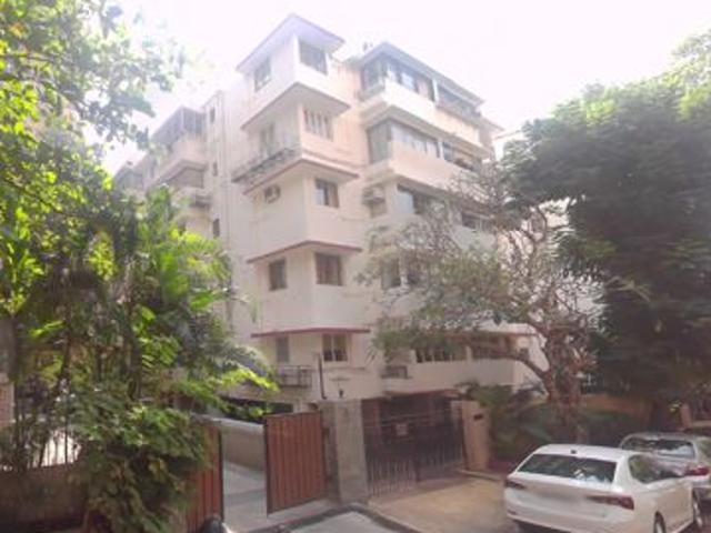 Rental | 2 BHK 700 Sq.Ft. Apartment in Loyalka Apartment