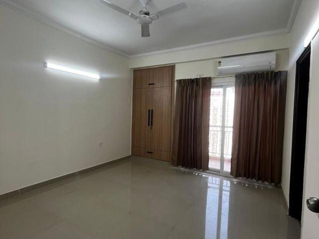 Rental | 2 BHK 700 Sq.Ft. Apartment in MRG Bazaar 93