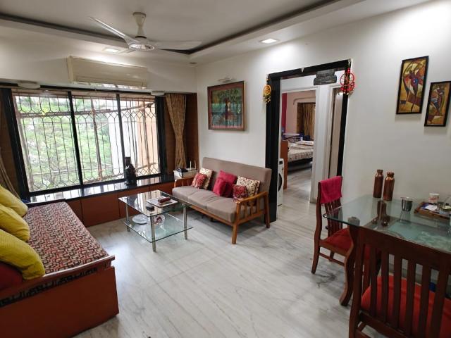 Rental | 2 BHK 700 Sq.Ft. Apartment in Palash Towers