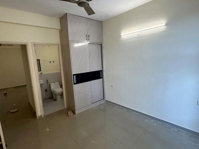 Rental | 2 BHK 700 Sq.Ft. Apartment in Pyramid Urban Homes 3