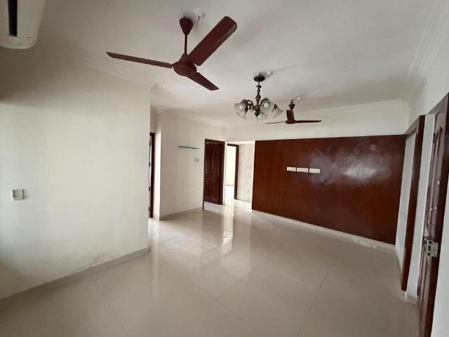 Rental | 2 BHK + 700 Sq.Ft. Apartment in Santacruz West