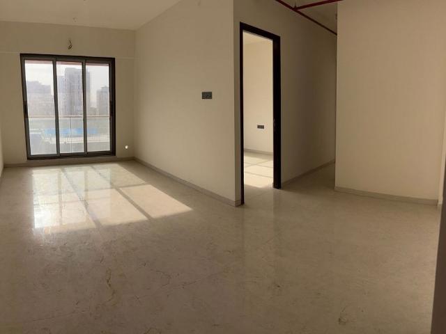 Rental | 2 BHK + 700 Sq.Ft. Apartment in Santacruz West