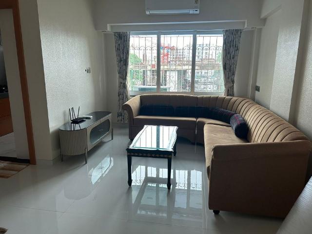 Rental | 2 BHK + 700 Sq.Ft. Apartment in Santacruz West