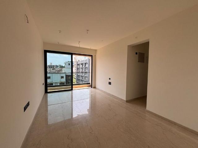 Rental | 2 BHK + 700 Sq.Ft. Apartment in Santacruz West