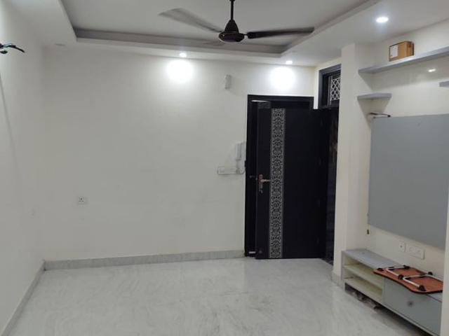 Rental | 2 BHK 700 Sq.Ft. Apartment in Sector 19 Dwarka