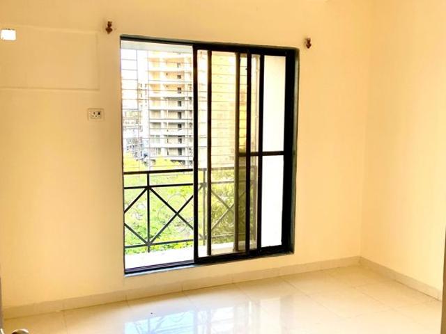 Rental | 2 BHK 700 Sq.Ft. Apartment in Skylark Maruti Tower