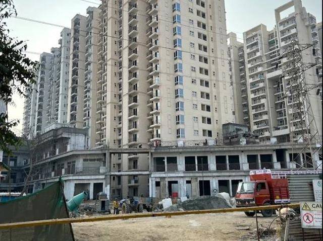 Rental | 2 BHK 700 Sq.Ft. Apartment in Signature The Millennia 2