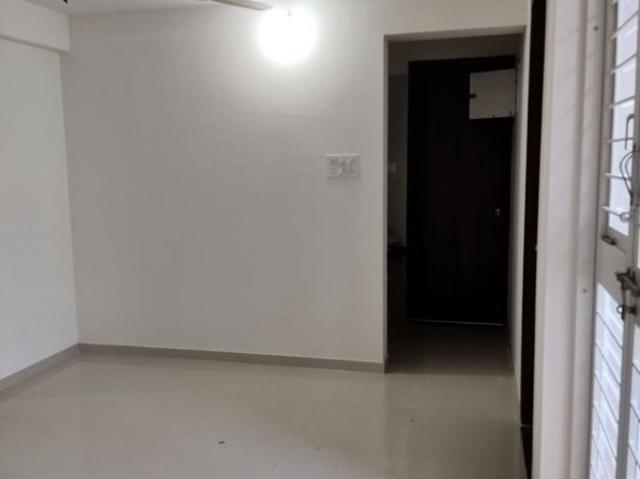 Rental | 2 BHK 720 Sq.Ft. Apartment in Vardhaman Moonstone