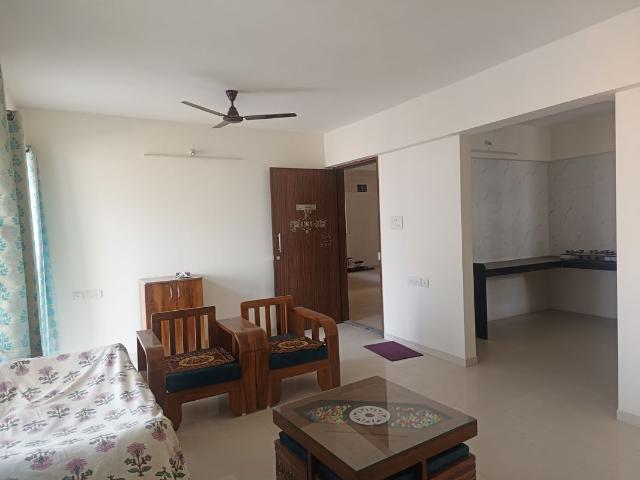 Rental | 2 BHK 721 Sq.Ft. Apartment in Tulsi Ratna