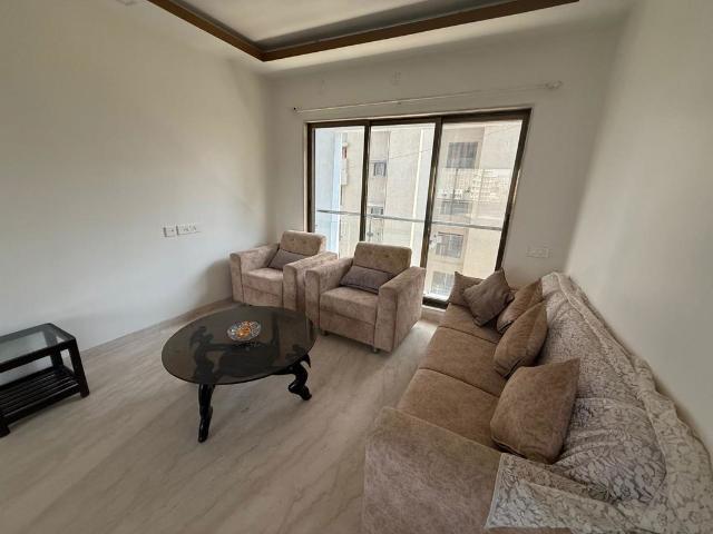 Rental | 2 BHK 758 Sq.Ft. Apartment in Ajanta Apartment Khar