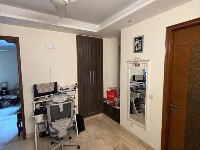 Rental | 2 BHK 750 Sq.Ft. Apartment in Dhavalgiri Apartment Sector 11