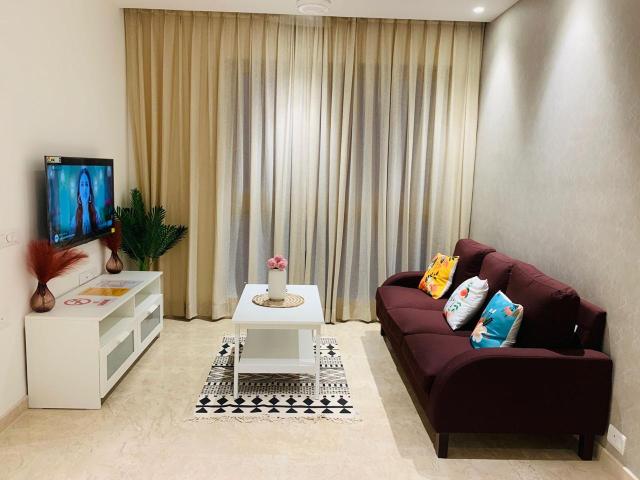 Rental | 2 BHK 750 Sq.Ft. Apartment in Hiranandani Castle Rock