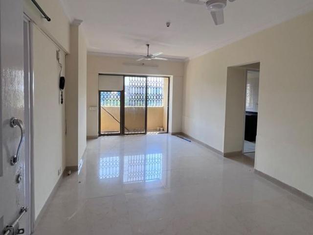 Rental | 2 BHK 750 Sq.Ft. Apartment in Lokhandwala Complex