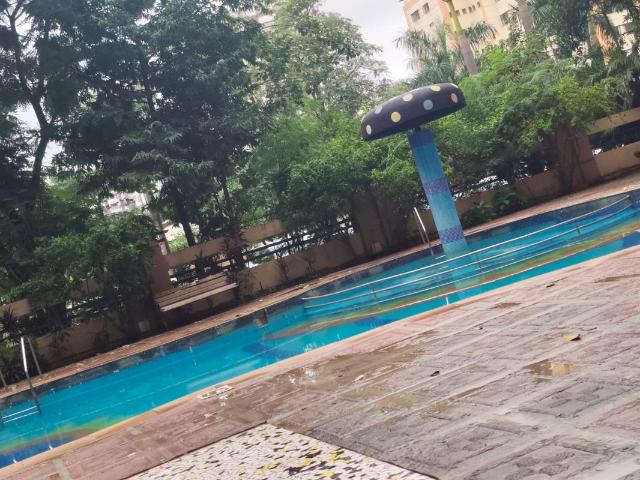 Rental | 2 BHK 750 Sq.Ft. Apartment in Royal Classic Co Op Society