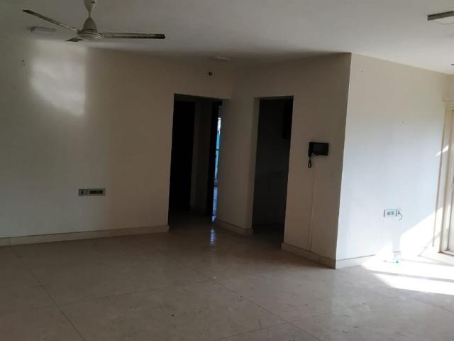Rental | 2 BHK 750 Sq.Ft. Apartment in RNA Continental