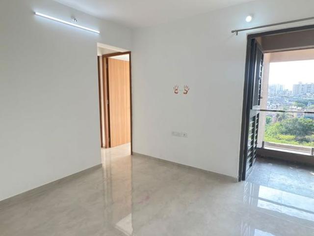 Rental | 2 BHK 752 Sq.Ft. Apartment in Kohinoor Zen Estate