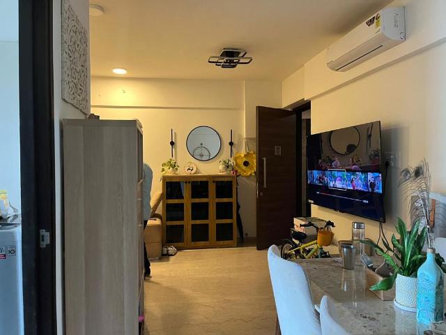Rental | 2 BHK 797 Sq.Ft. Apartment in Raj Infinia