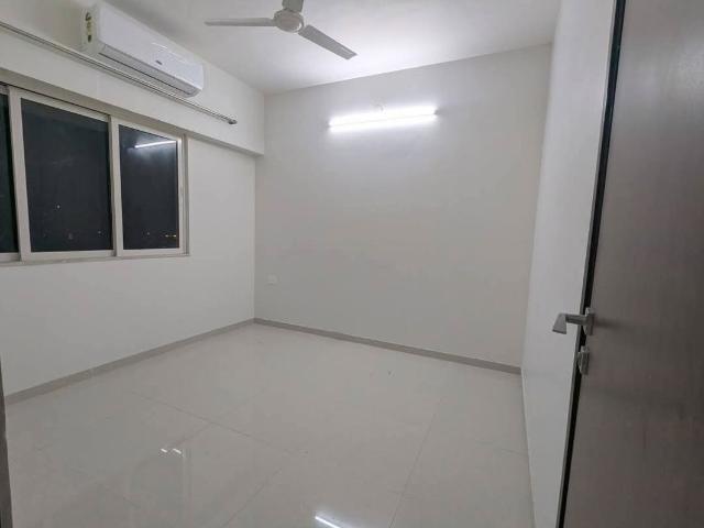 Rental | 2 BHK 790 Sq.Ft. Apartment in Omkar Signet