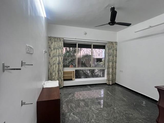 Rental | 2 BHK 800 Sq.Ft. Apartment in Versova