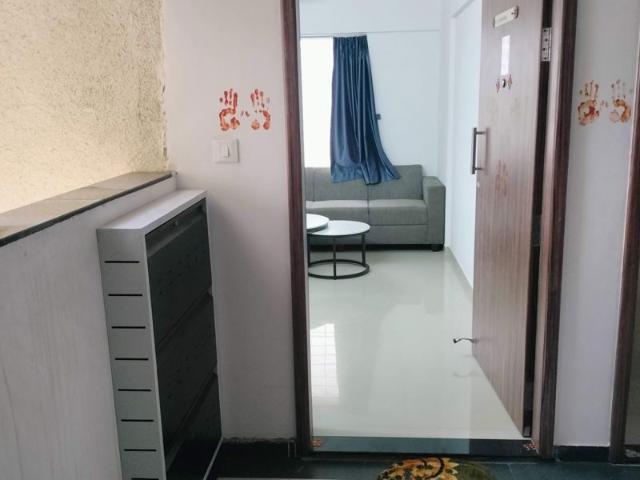 Rental | 2 BHK 800 Sq.Ft. Apartment in Wakad