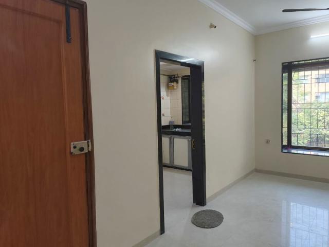 Rental | 2 BHK 800 Sq.Ft. Apartment in Whispering Heights