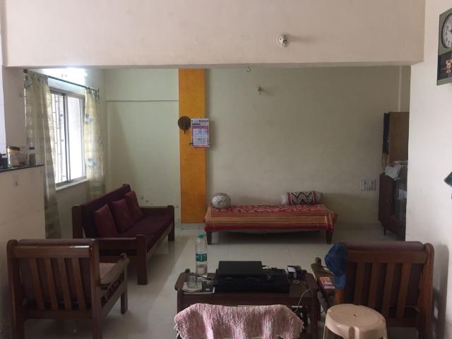 Rental | 2 BHK 800 Sq.Ft. Apartment in Alkapuri Society