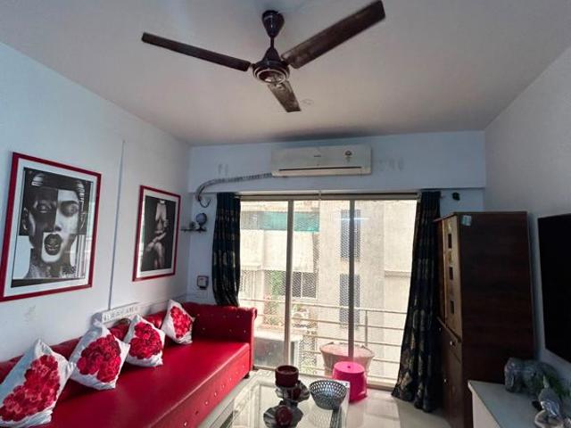 Rental | 2 BHK 800 Sq.Ft. Apartment in Ameya Apartment Khar