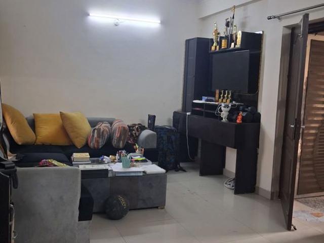 Rental | 2 BHK 800 Sq.Ft. Apartment in Devika Skypers